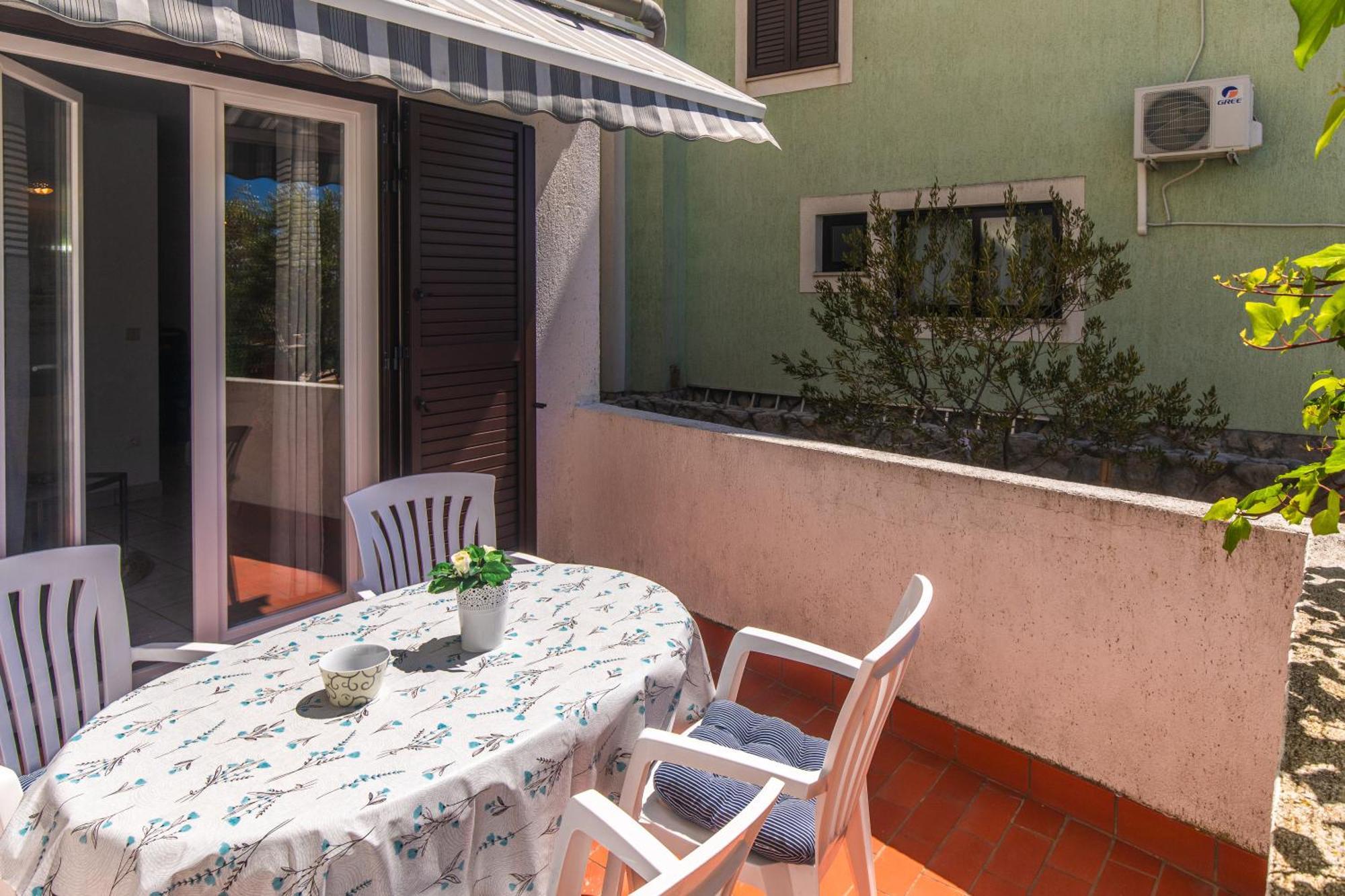 Apartment Laura Пунат Экстерьер фото